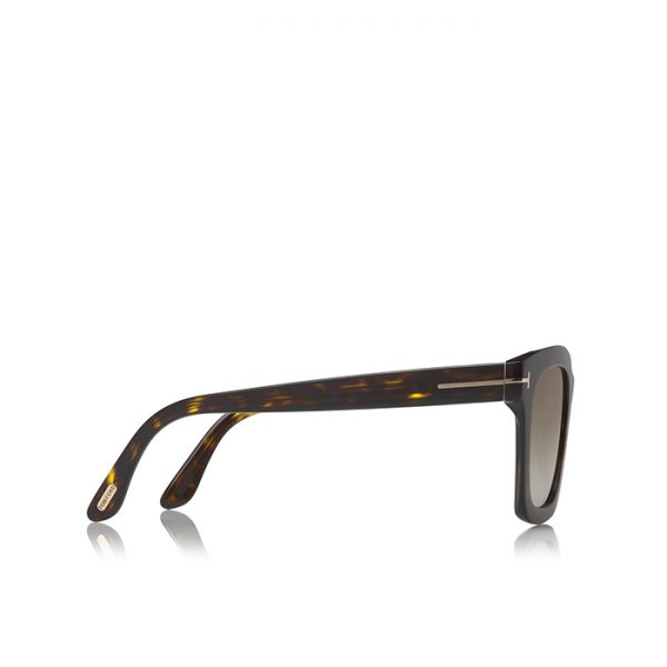 Tom Ford SARI: Gafas de sol cuadradas con montura de acetato, y decoración con logotipo ‘T’.